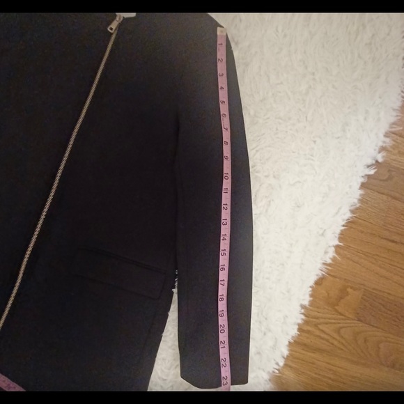 H&M Women's Black Short Coat Sz US 2/ CAN 2 - Picture 10 of 10